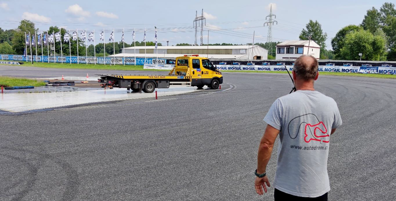ODBORNÝ SEMINÁŘ PRO ODTAHOVÉ SLUŽBY